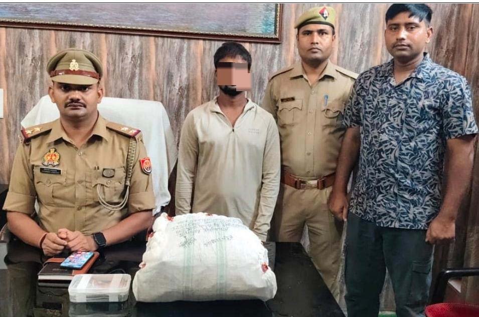 बरेका के गुमटी मार्केट में चोरी का खुलासा, 5,330 रुपये और सामान के साथ युवक गिरफ्तार