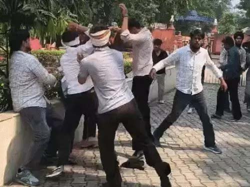 मेरठ कॉलेज में फ्रेशर की पिटाई के बाद बवाल: 2 छात्र गुट भिड़े, बेल्ट से मारपीट; 6 हिरासत में
