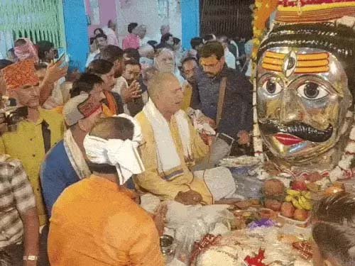 बारिश में भी नहीं थमी काशी की आस्था: लाट भैरव के तिलकोत्सव में निकली भव्य शोभायात्रा, 101 थालों में सजा तिलक