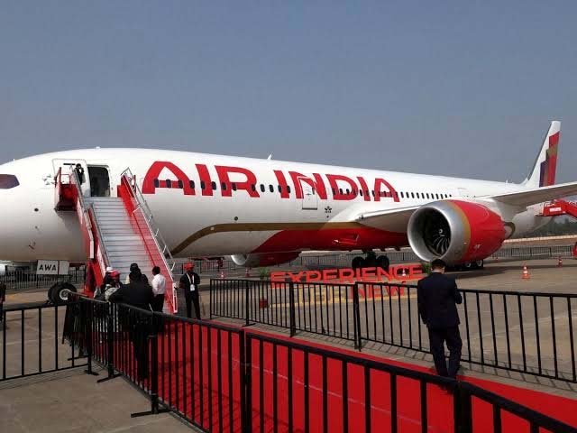 Air India: ज्यूरिख-दिल्ली फ्लाइट से पहले पायलट का अल्कोहल टेस्ट फेल, विमान से उतारा; अब हुआ सस्पेंड