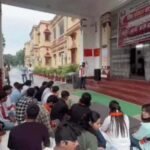 बीएचयू में एबीवीपी का धरना तीसरे दिन भी जारी, ओपन माइक में छात्रों ने रखी अपनी बात