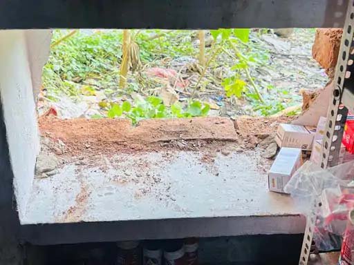 शिवपुर रेलवे क्रॉसिंग के पास मेडिकल स्टोर में चोरी, 4.50 लाख रुपये और सोने के जेवर उड़ाए, दीवार तोड़कर घुसे चोर