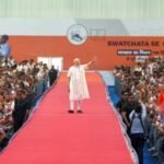 वडोदरा में युवाओं के बीच पहुंचे पीएम मोदी, बोले-‘झूठ की गूंज से बचें, सच्चाई के साथ खड़े रहें’