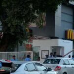 वाराणसी के जेएचवी मॉल पर होगी कानूनी कार्रवाई: खुले में कचरा डंप करने का आरोप, नोटिस के बाद भी नहीं सुधरी व्यवस्था