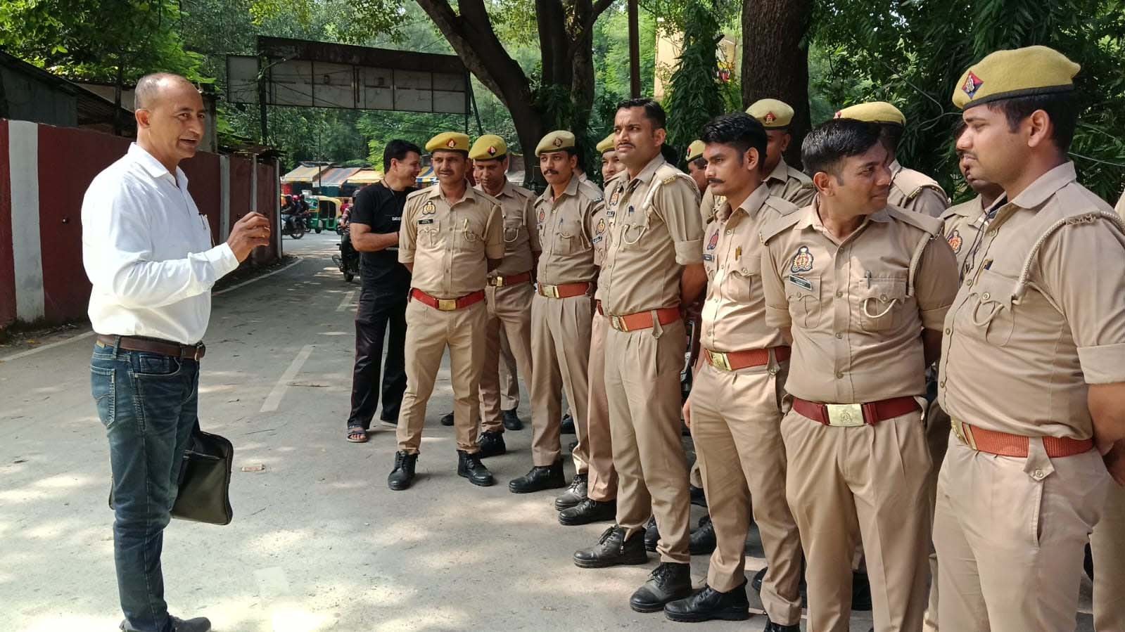 कोतवाली में प्रशिक्षु पुलिसकर्मियों की अग्नि सुरक्षा ट्रेनिंग, आपदा के वक्त ऐसे करेंगे लोगों का रेस्क्यू