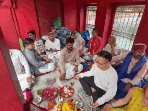 जापान से 6,850 किमी दूर से काशी पहुंचे श्रद्धालु, मां कुष्मांडा के दरबार में कराया विशेष पूजन