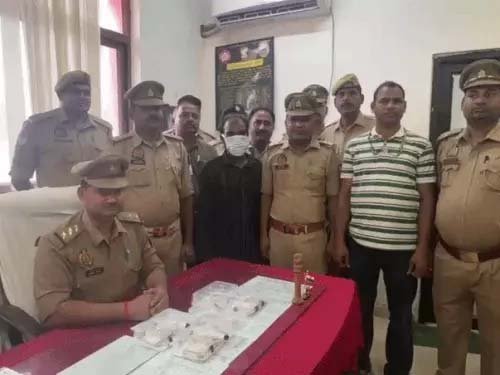ट्रेन की खिड़की से महिलाओं की चेन झपटने वाला गिरफ्तार, नकदी और सोने की चेन बरामद