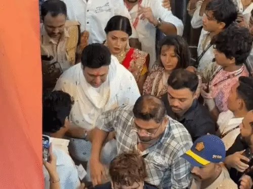 गोविंदा के साथ कोमल रानी पहुंचीं लालबागचा राजा, सुनीता आहूजा के अकेले दर्शन से फिर चर्चा में आया रिश्ता