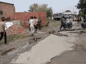 घर के बाहर मुंह धो रहे युवक को मारी गोली, सामने ही आरोपी ने खुद को शूट किया: लखीमपुर में दो परिवारों के विवाद का खूनी अंत
