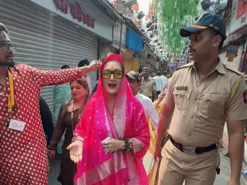 गोविंदा के साथ कोमल रानी पहुंचीं लालबागचा राजा, सुनीता आहूजा के अकेले दर्शन से फिर चर्चा में आया रिश्ता