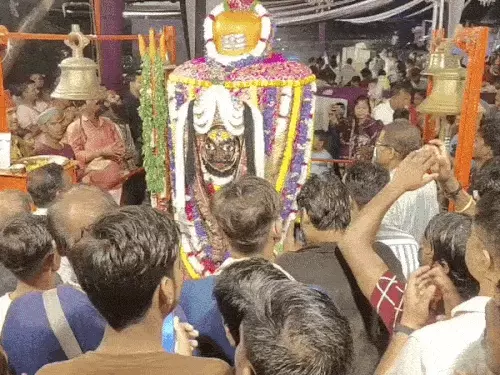 बारिश में भी नहीं थमी काशी की आस्था: लाट भैरव के तिलकोत्सव में निकली भव्य शोभायात्रा, 101 थालों में सजा तिलक