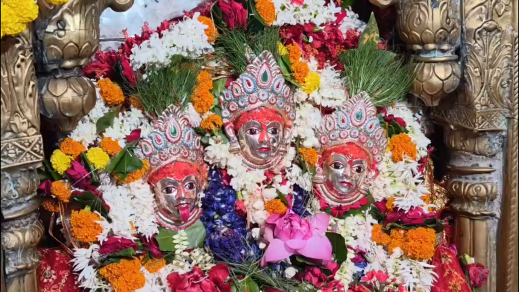 अनंत चतुर्दशी पर लक्ष्मी कुंड में उमड़ी महिलाओं की भीड़, विधि-विधान से की भगवान विष्णु की पूजा