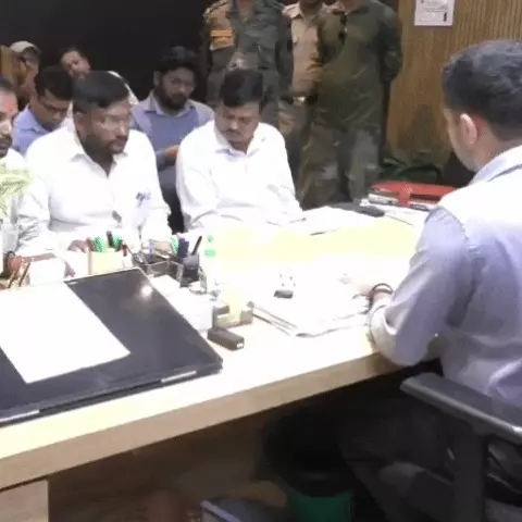 नगर निगम मुख्यालय पहुंचे स्ट्रीट वेंडर, नाइट मार्केट में दुकान आवंटन समेत 5 मांगें रखीं