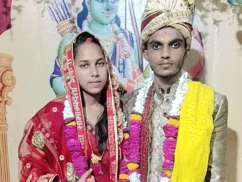 15 साल जिसे राखी बांधी, उसी युवक से युवती ने रचाई शादी; पिता ने बेटी का पुतला बनाकर किया अंतिम संस्कार