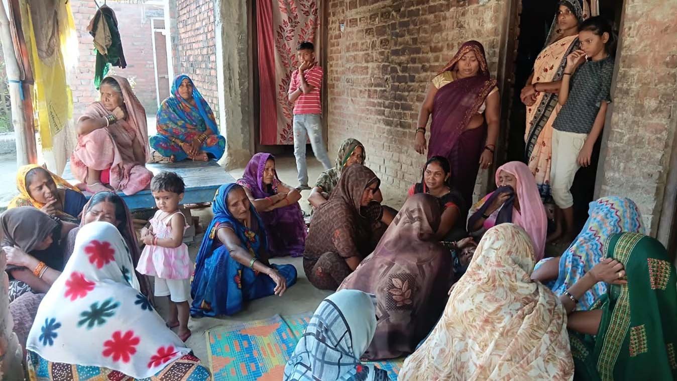 जौनपुर में दुर्गा पूजा पंडाल के पास करंट लगने से सात वर्षीय बच्चे की मौत, गांव में पसरा मातम