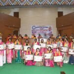 चकिया की दो महिला ग्राम प्रधानों समेत 35 महिलाओं को मिला कर्म योगिनी सम्मान