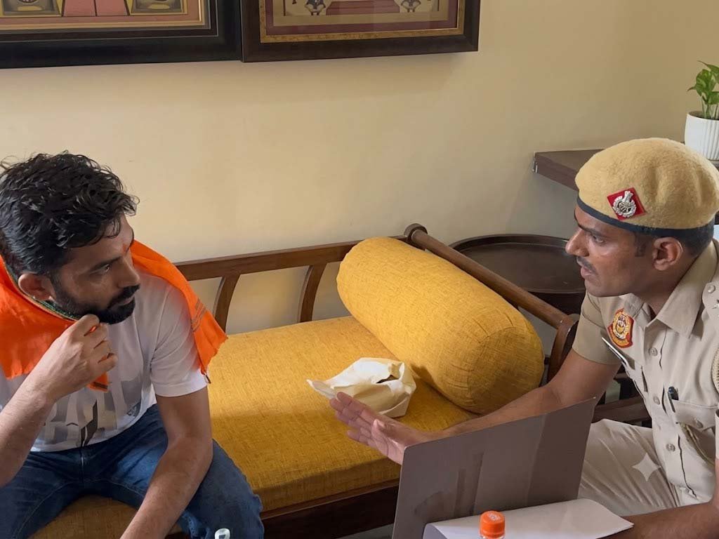 दिल्ली में CJP की तिरंगा रैली से पहले हलचल, अभिजीत दीपके के ठिकाने पर पहुंची पुलिस; सेंट्रल पार्क बंद