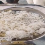काशी विद्यापीठ के बॉयज हॉस्टल में मेस के खाने में मिला कीड़ा, छात्रों ने जताई नाराजगी; कुलपति ने किया निरीक्षण