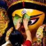 काशी में सिंदूर खेला के साथ मां दुर्गा को दी जा रही विदाई, अगले बरस फिर आने की कामना