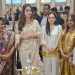 अभिनेत्री आयशा खान पहुंचीं वाराणसी, बोलीं- काशी एक दिव्य नगरी
