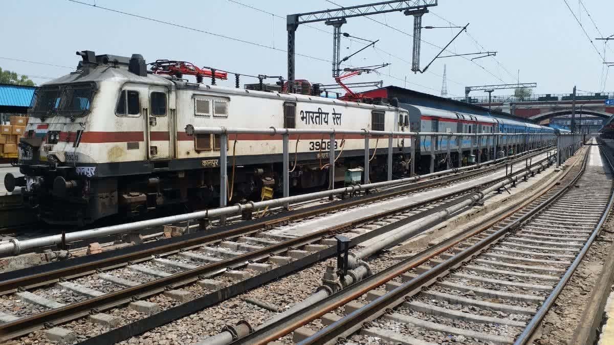 PET-2026: अभ्यर्थियों के लिए खुशखबरी! बलिया से कानपुर के बीच चलेगी परीक्षा स्पेशल ट्रेन, बनारस में यहां होगा ठहराव