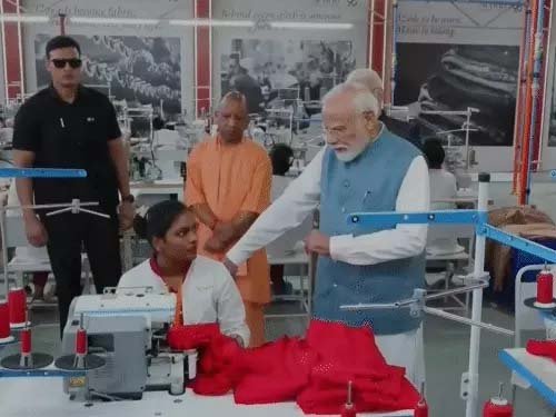 काशी में 150 करोड़ से बना अरविंद मिल्स का प्लांट शुरू, हजारों लोगों को मिलेगा रोजगार