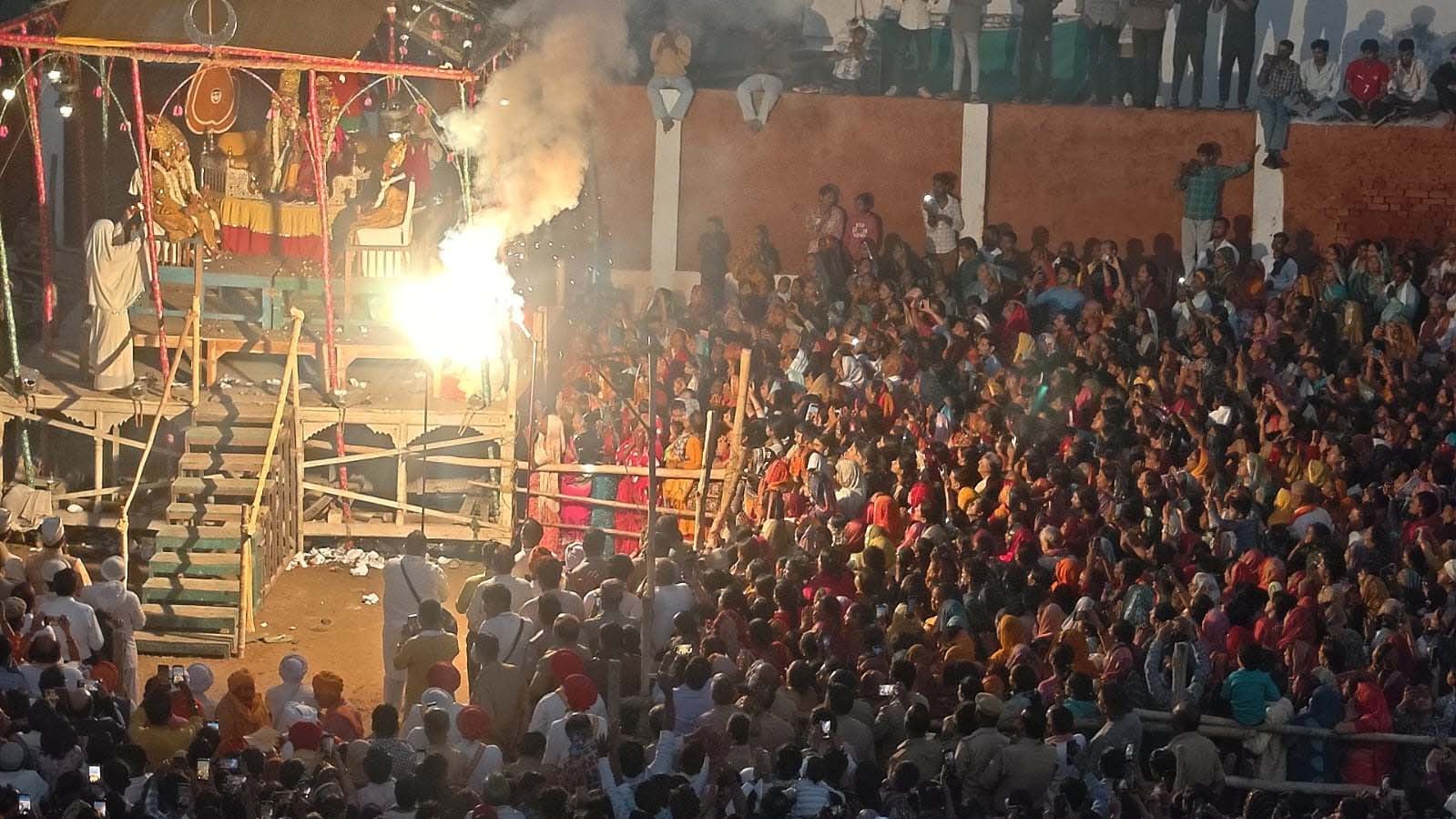..जब भोर ने उतारी श्रीराम की आरती
