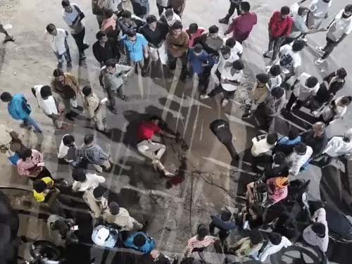गिटार लेने निकला टीचर का इकलौता बेटा, ओवरब्रिज से गिरकर मौत