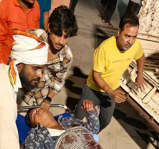 वाराणसी: पेंशन और जमीन के पैसों के विवाद में चाकूबाजी, बड़े भाई समेत परिवार के 4 लोग घायल; तीन की हालत गंभीर