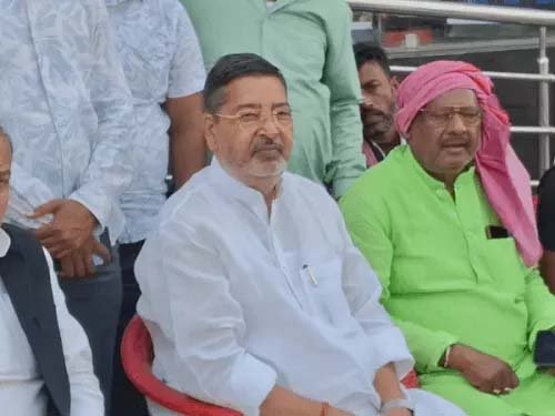 स्नातक MLC काउंटिंग में हर राउंड का हो ऐलान, सपा सांसद वीरेंद्र सिंह ने प्रशासन पर उठाए सवाल