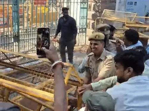 प्रयागराज: शिक्षा निदेशालय में तोड़फोड़, 200 अज्ञात लोगों पर FIR; CCTV से होगी पहचान