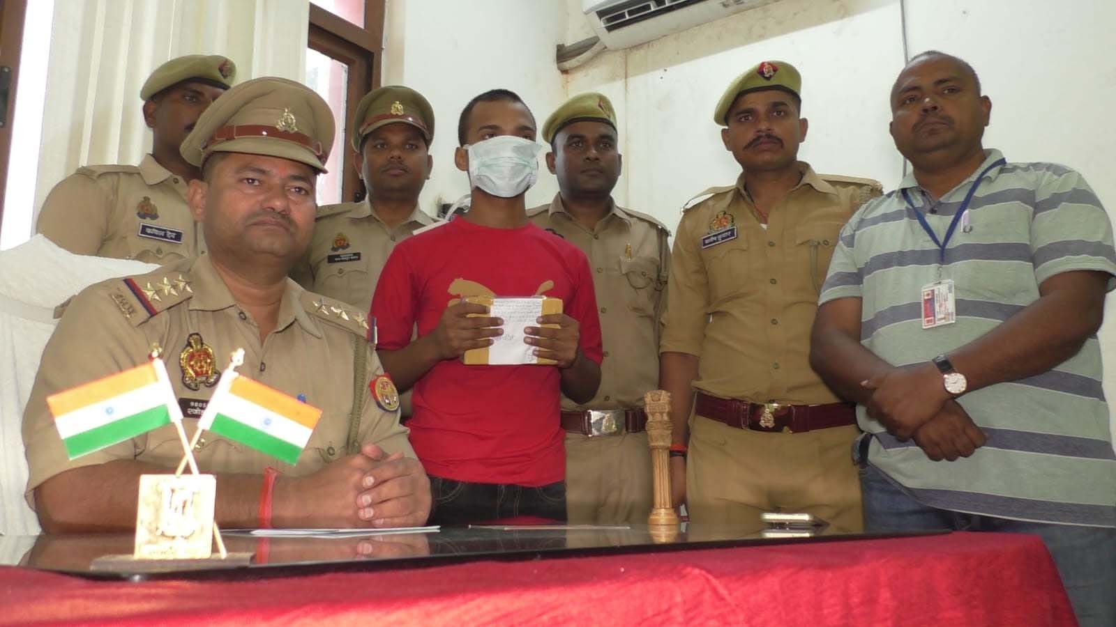 वाराणसी रेलवे स्टेशन पर GRP-CIB की बड़ी कार्रवाई, पांच चोरी के मोबाइल के साथ आरोपी गिरफ्तार