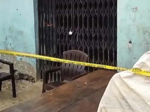 प्रयागराज में जमीन के नीचे दबे मिले तीन ड्रम, करोड़ों की नकदी बरामद; दो हिरासत में