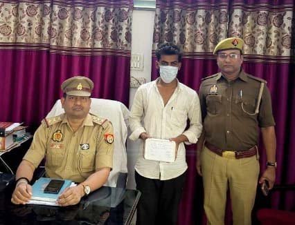 रोहनिया में 505 ग्राम हेरोइन के साथ तस्कर गिरफ्तार, बाइक और नकदी बरामद