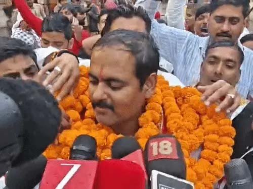 वाराणसी स्नातक सीट पर सपा का परचम, आशुतोष सिन्हा ने 19,923 मतों से दर्ज की जीत