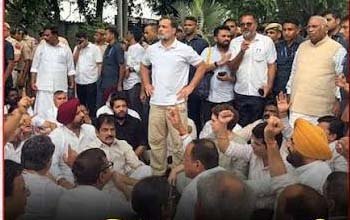 राहुल-प्रियंका आकाशवाणी भवन में धरने पर, चुनाव आयोग तक मार्च रोकने पर हिरासत में विपक्षी सांसद