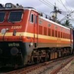 दीपावली-छठ पर घर जाने वालों की बढ़ी टेंशन, ट्रेनों में नो रूम तो पटना की फ्लाइट 20 हजार के पार