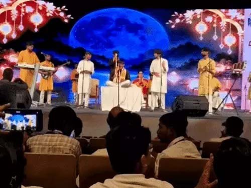 संकट के कटैया’ के गायक सुधीर लोधी पहुंचे बनारस, बोले- काशी ने जैसे खुद बुलाया