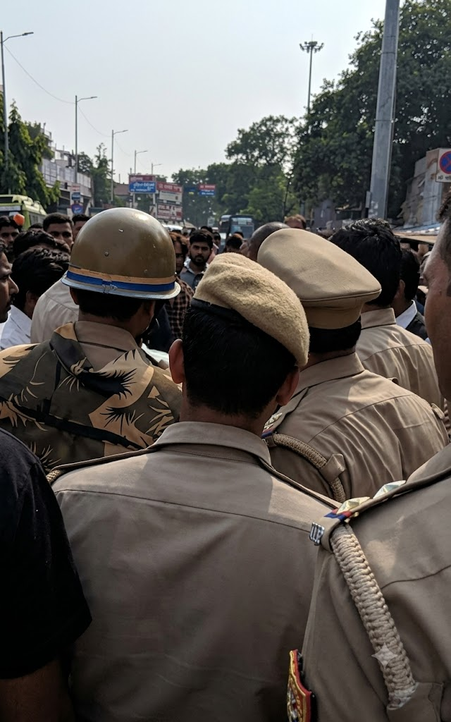 प्रयागराज में जमीन विवाद में अधिवक्ता की गोली मारकर हत्या, पत्नी ने लगाए गंभीर आरोप