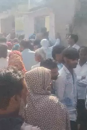 ग्रेटर नोएडा में एक ही परिवार के पांच लोगों की मौत, घर में मिले पति-पत्नी और तीन बच्चों के शव