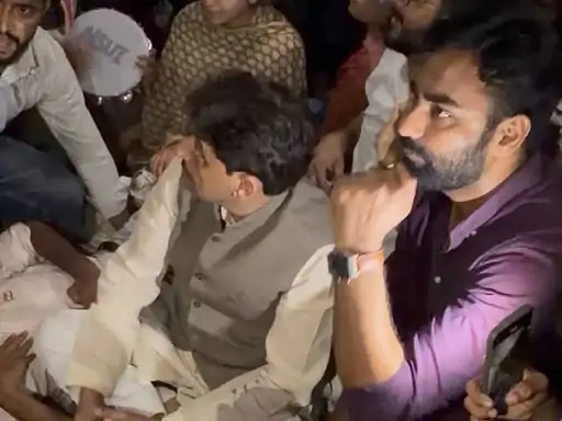Jamia University Protest: दीवार फांदकर पहुंचे कांग्रेस सांसद इमरान मसूद, छात्रों से मुलाकात के बाद हिरासत में लिए गए; सुबह 5:30 बजे रिहा