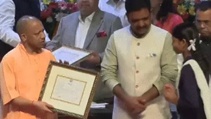छात्रवृत्ति पर सीएम योगी का बड़ा ऐलान, बोले- हर पात्र विद्यार्थी तक पहुंचेगी मदद