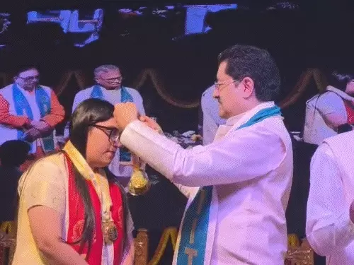 आईआईटी बीएचयू के 2,048 विद्यार्थियों को मिली उपाधि, कुमार मंगलम बिड़ला बोले- रिस्क नहीं तो कुछ नहीं