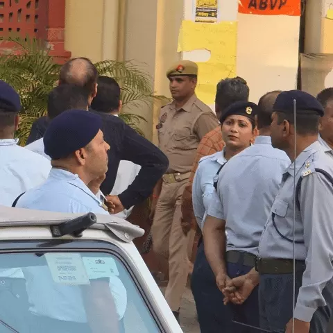 बीएचयू में एबीवीपी का धरना 11वें दिन भी जारी, पुतला दहन के दौरान हुई धक्का-मुक्की