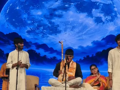 संकट के कटैया’ के गायक सुधीर लोधी पहुंचे बनारस, बोले- काशी ने जैसे खुद बुलाया